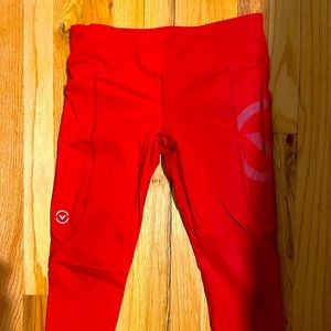 Virus Crop Performance Leggings